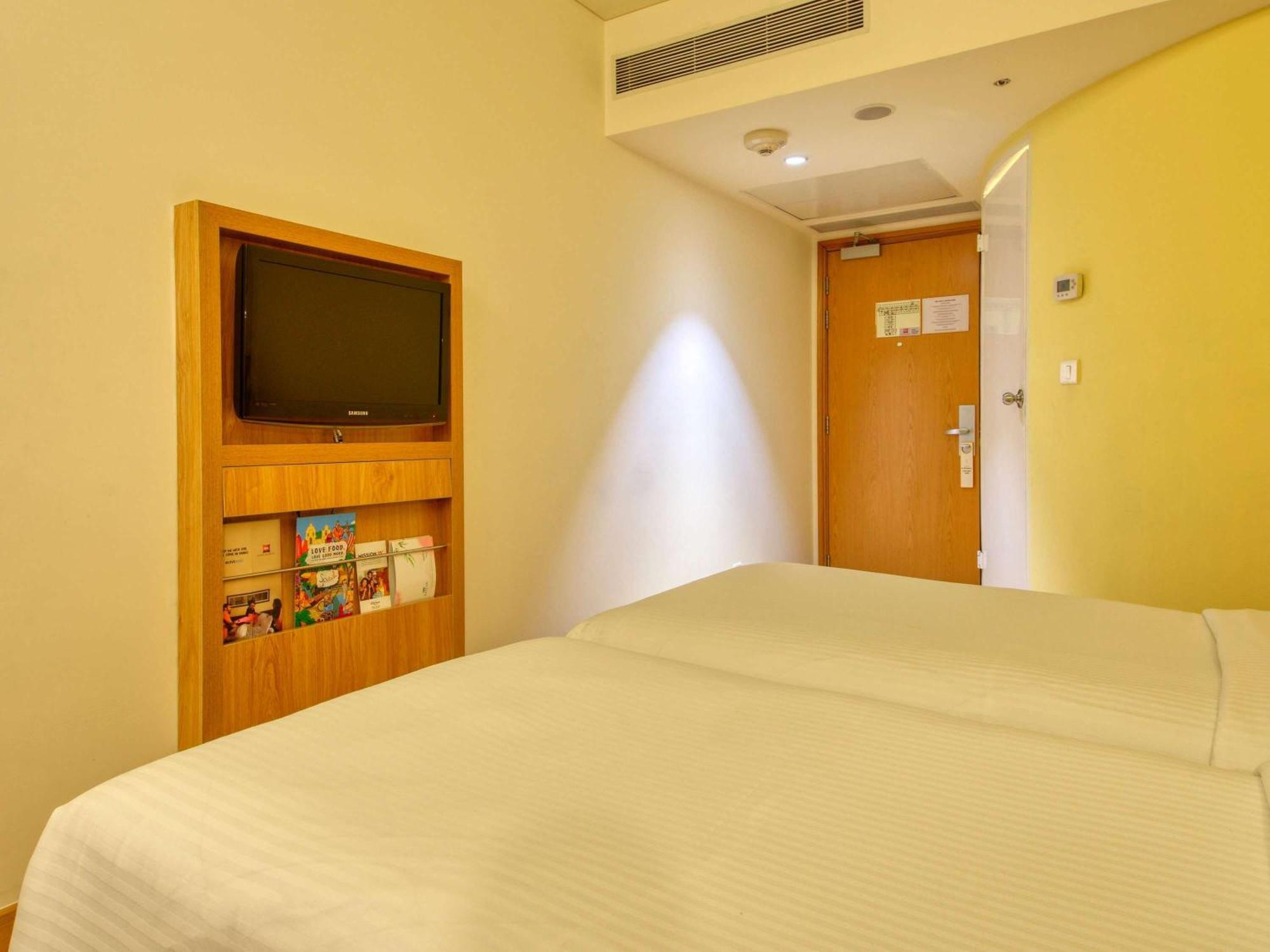 Отель Ibis Bengaluru Outer Ring Road Экстерьер фото
